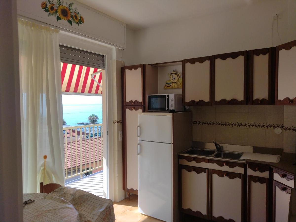 Casa Fronte Mare Apartment Ventimiglia Exterior photo